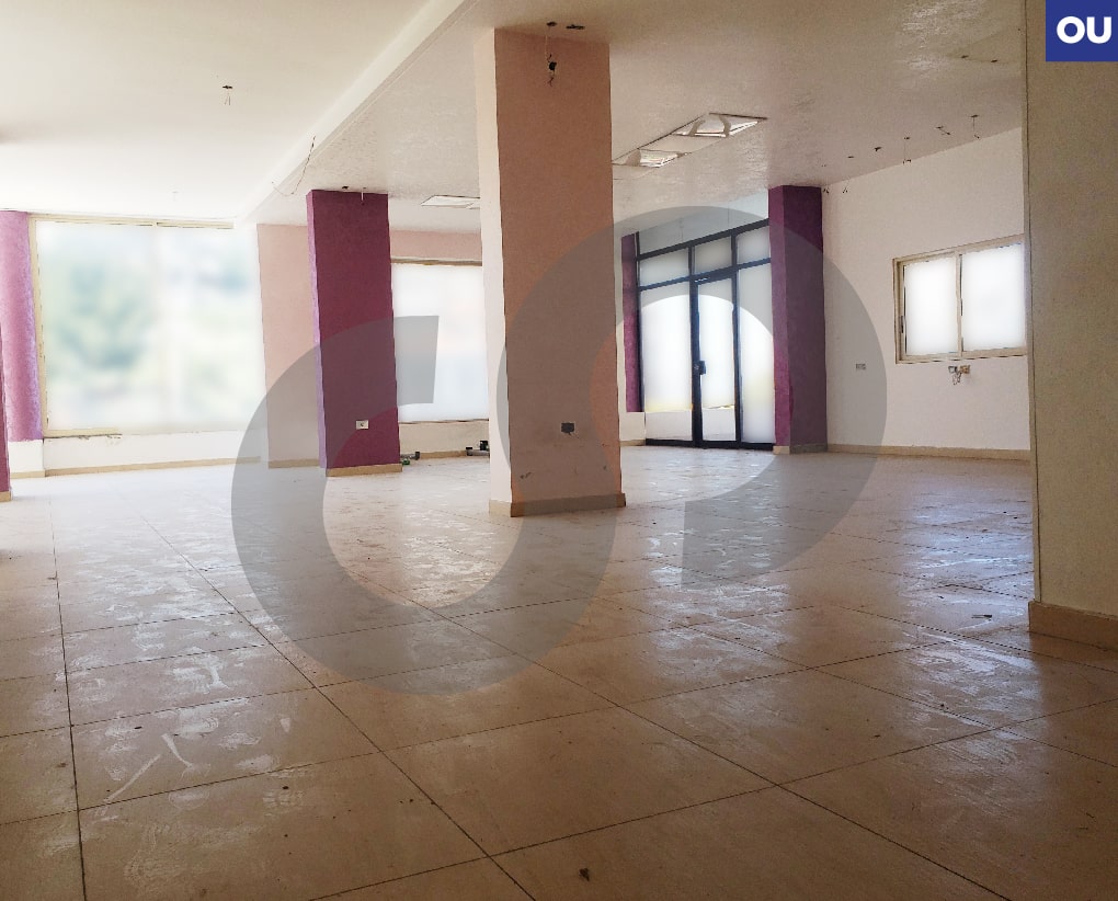 350 sqm showroom FOR RENT in Awkar — photo 1