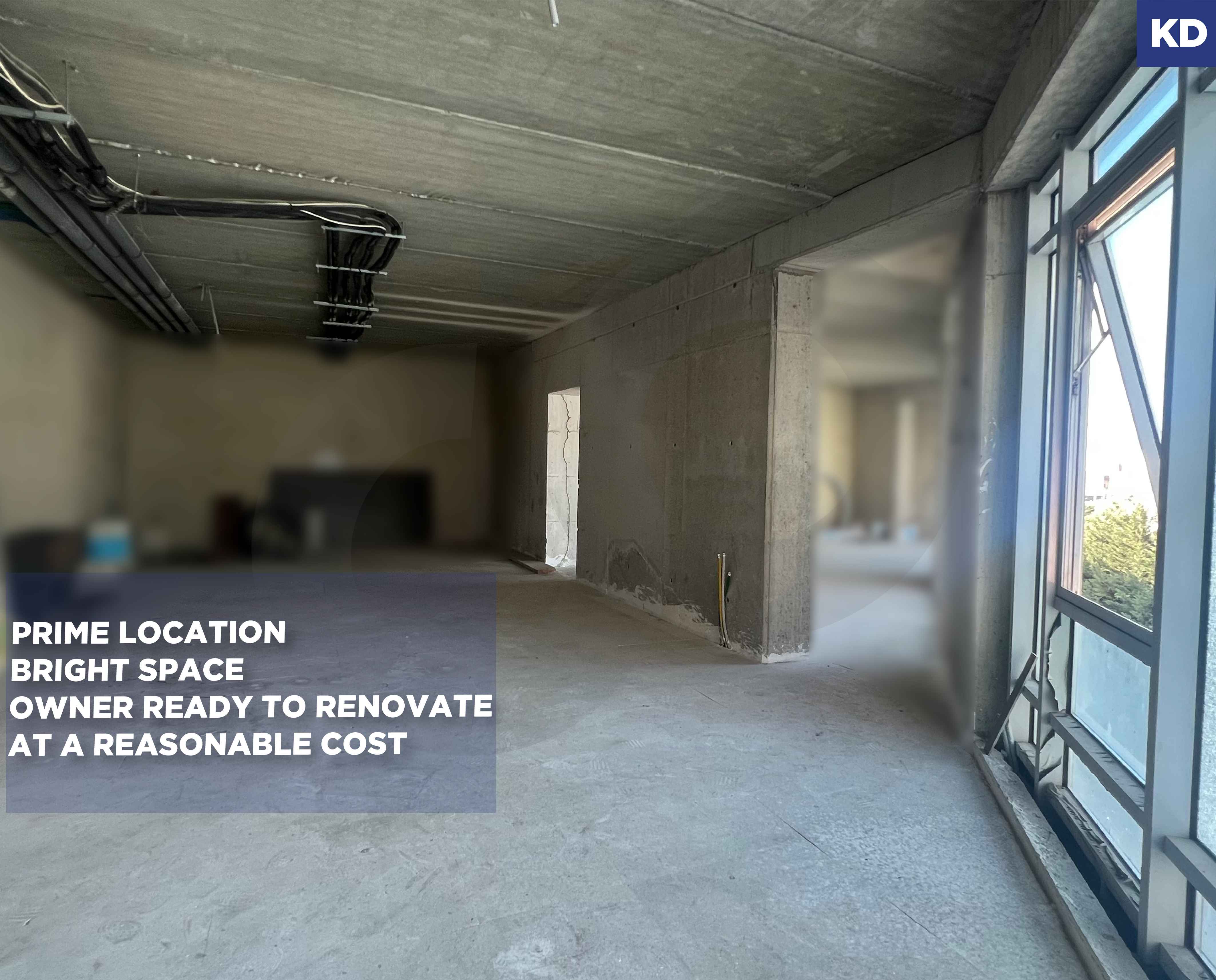 Spacious 140sqm Office/Dbaye / Parking available