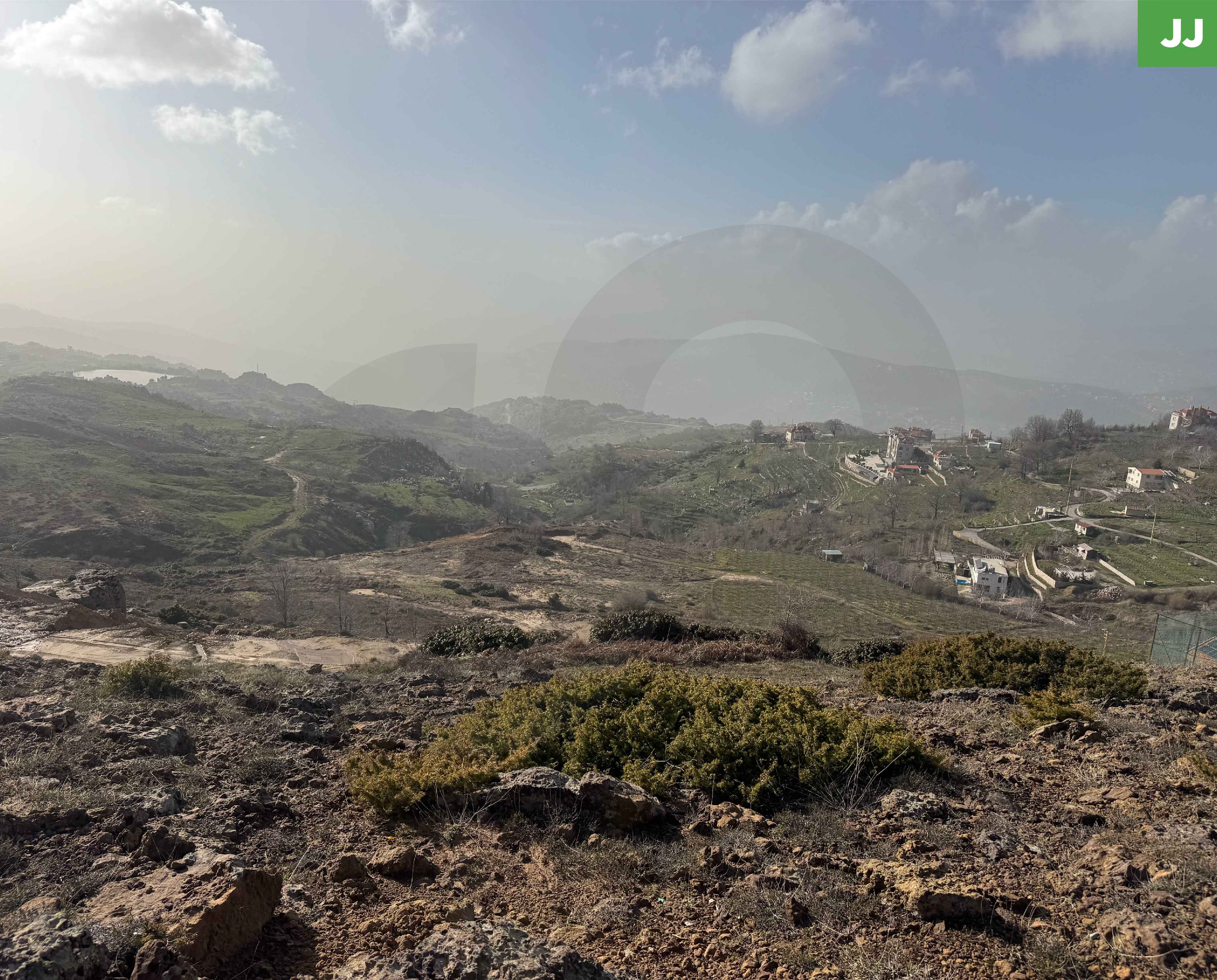 LAND/Zaarour /breathtaking scenery