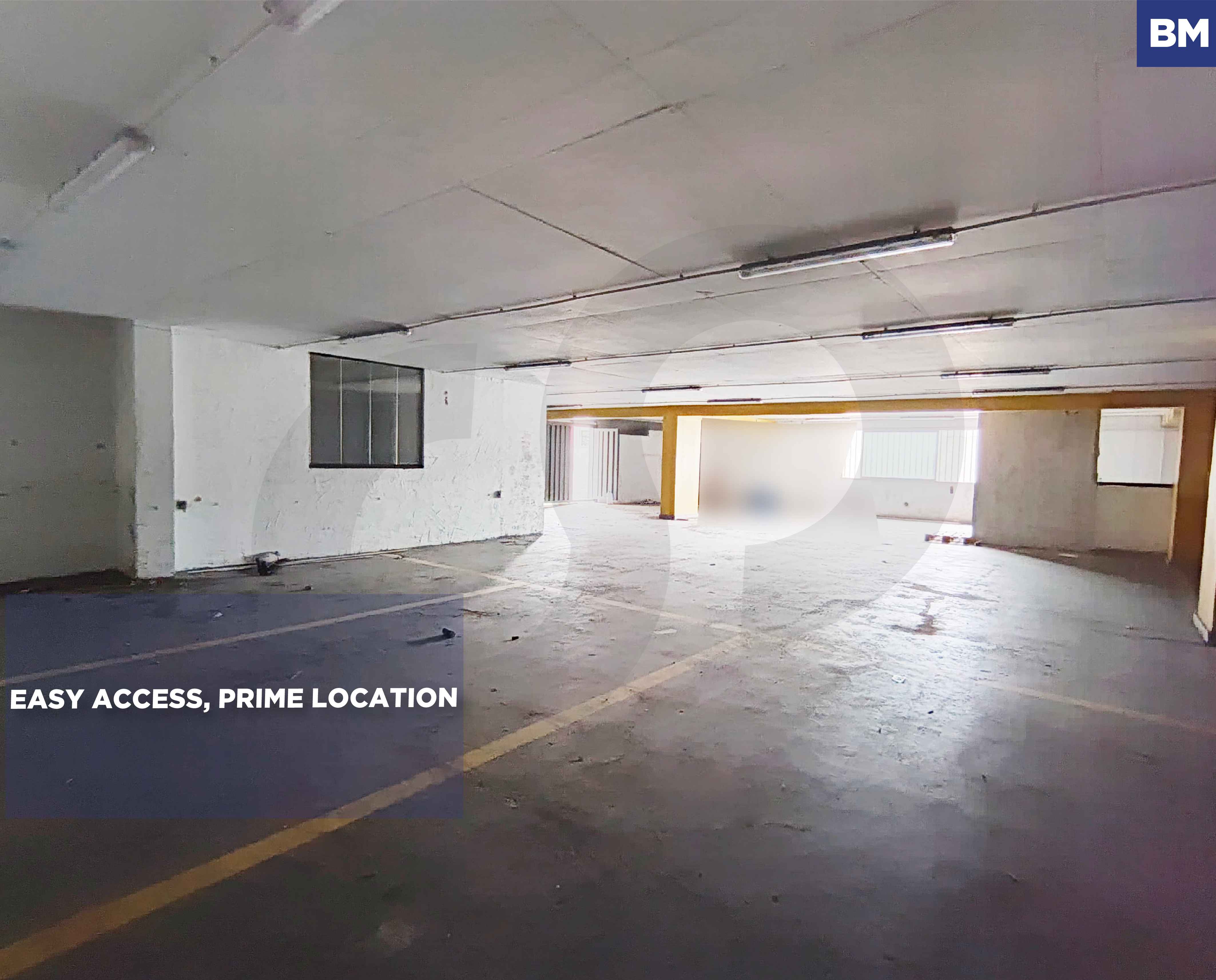 WAREHOUSE/Jeita, Keserouan/‎Easy access, zouk