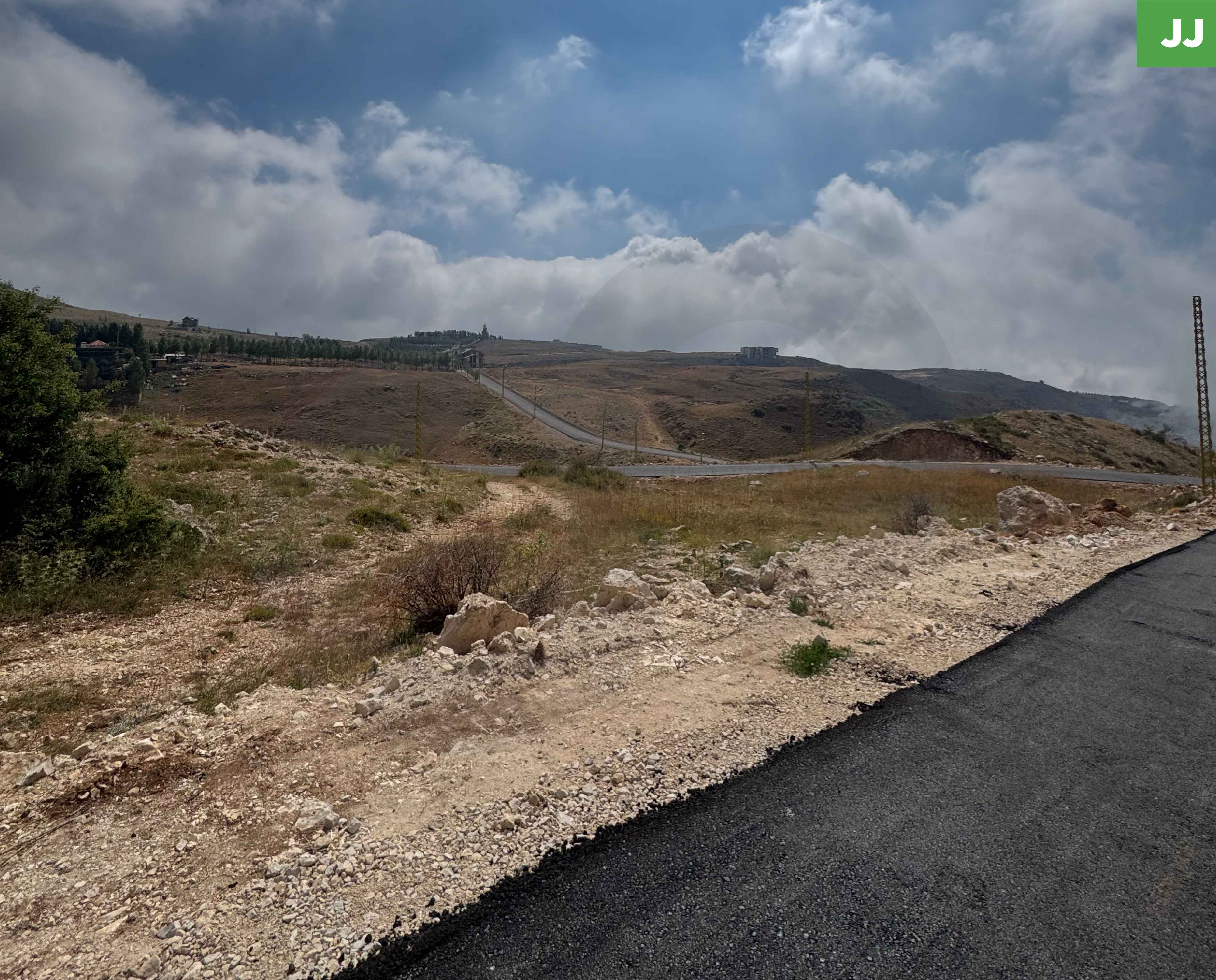 LAND/Zaarour,METN / road access/eady for residential development