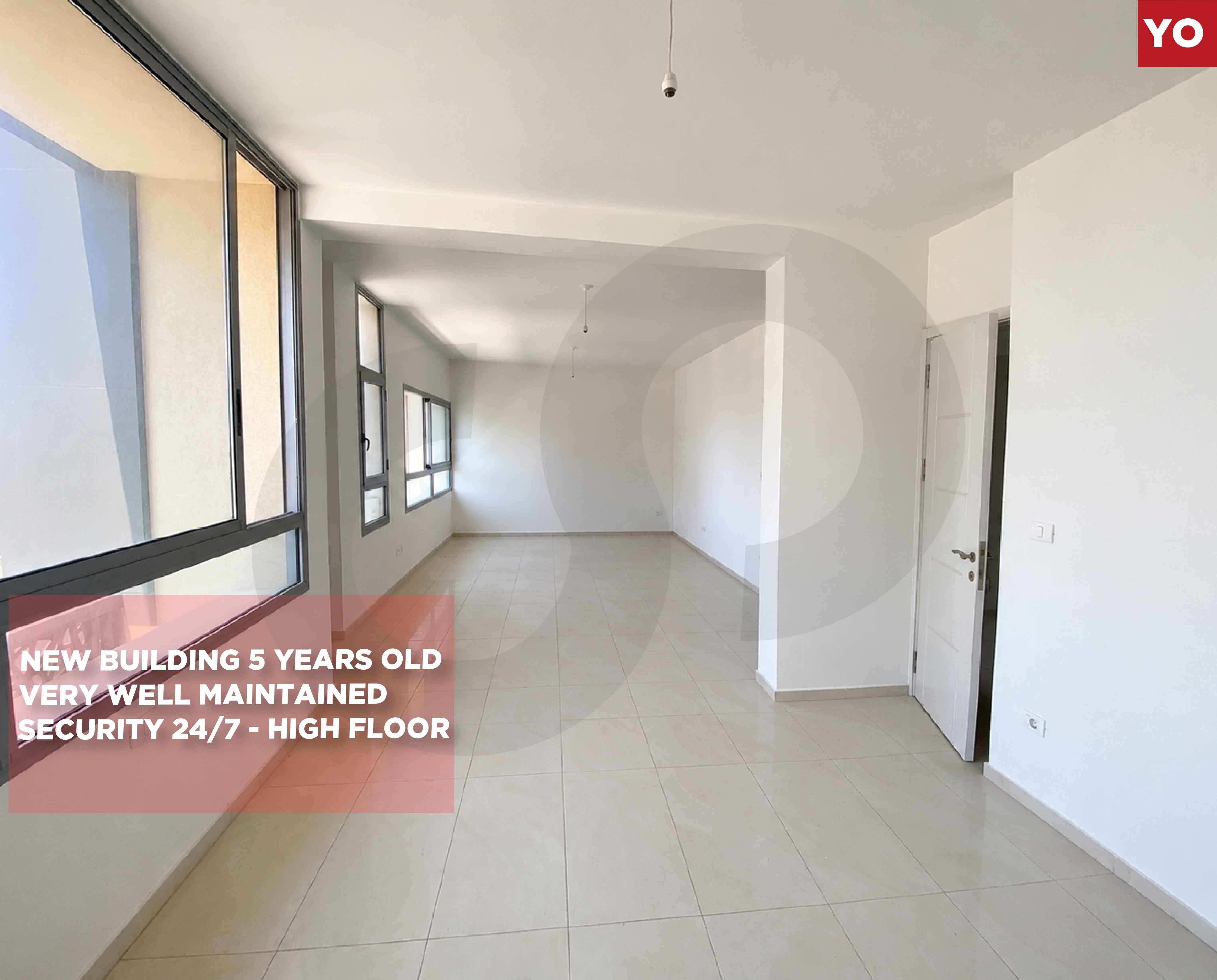 Security 24/7/well maintained/PRIME LOCATION/TARIQ EL JDIDEH — photo 1