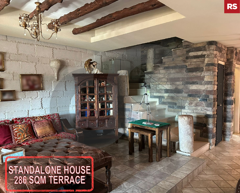 standalone house for sale in amchit with 286 sqm terrace