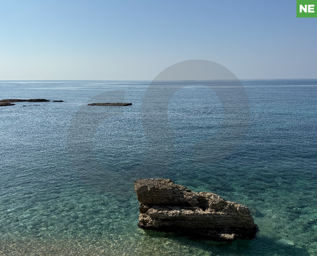 Directly on the beach- Calm area- Barbara, Jbeil