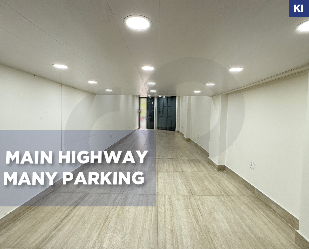 Main highway , Many parking, Jounieh