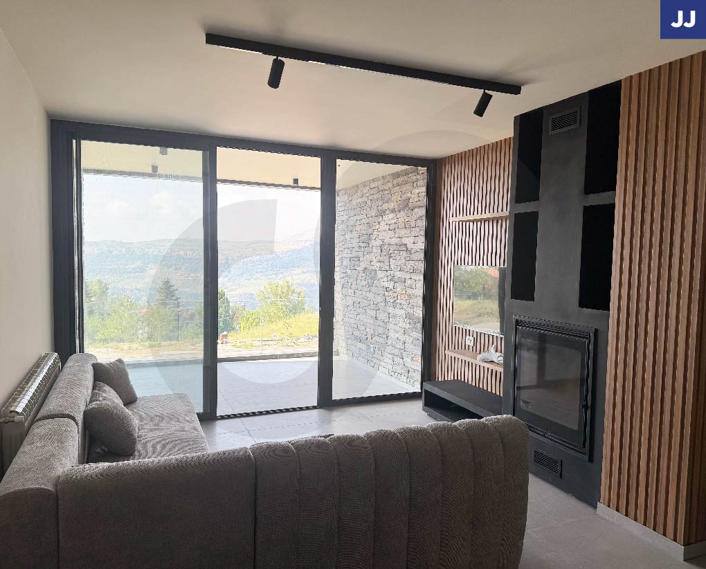 Mountain view, Prime location, zaarour club