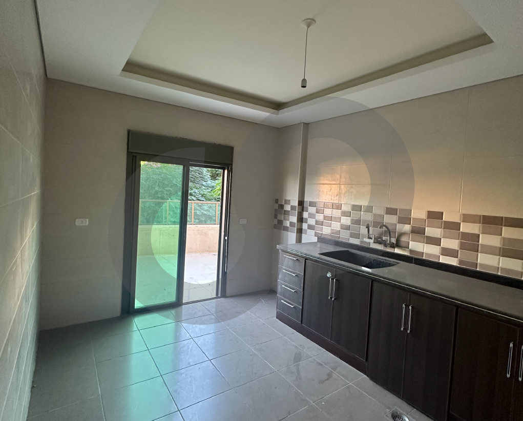 sea view in Prime Location in Saida - Charhabil — الصورة 2