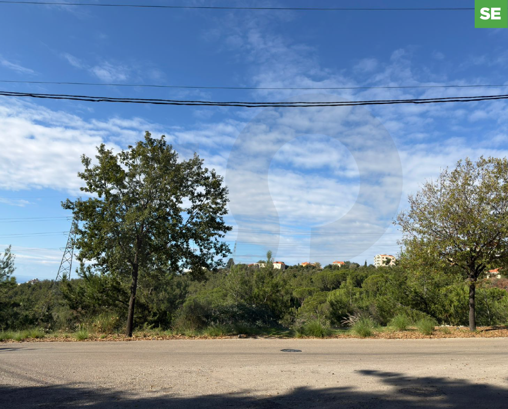 Prime Land for Sale — Heart of Ballouneh ! — الصورة 1