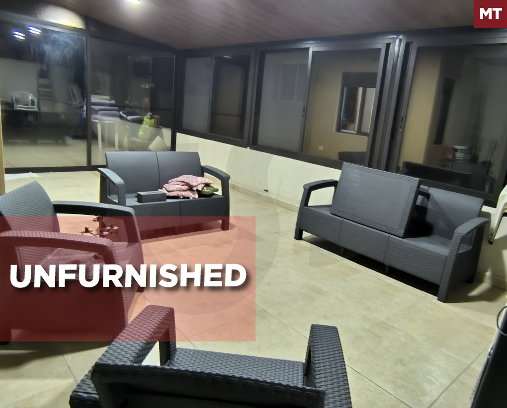 unfurnished -spacious - cozy living room -Zgharta