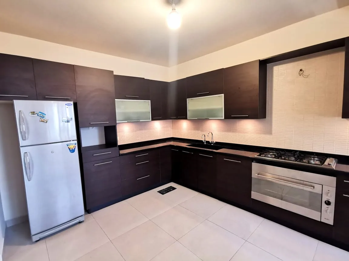 Apartment for Sale in Ras Al Naba'a, Beirut, Lebanon — الصورة 4