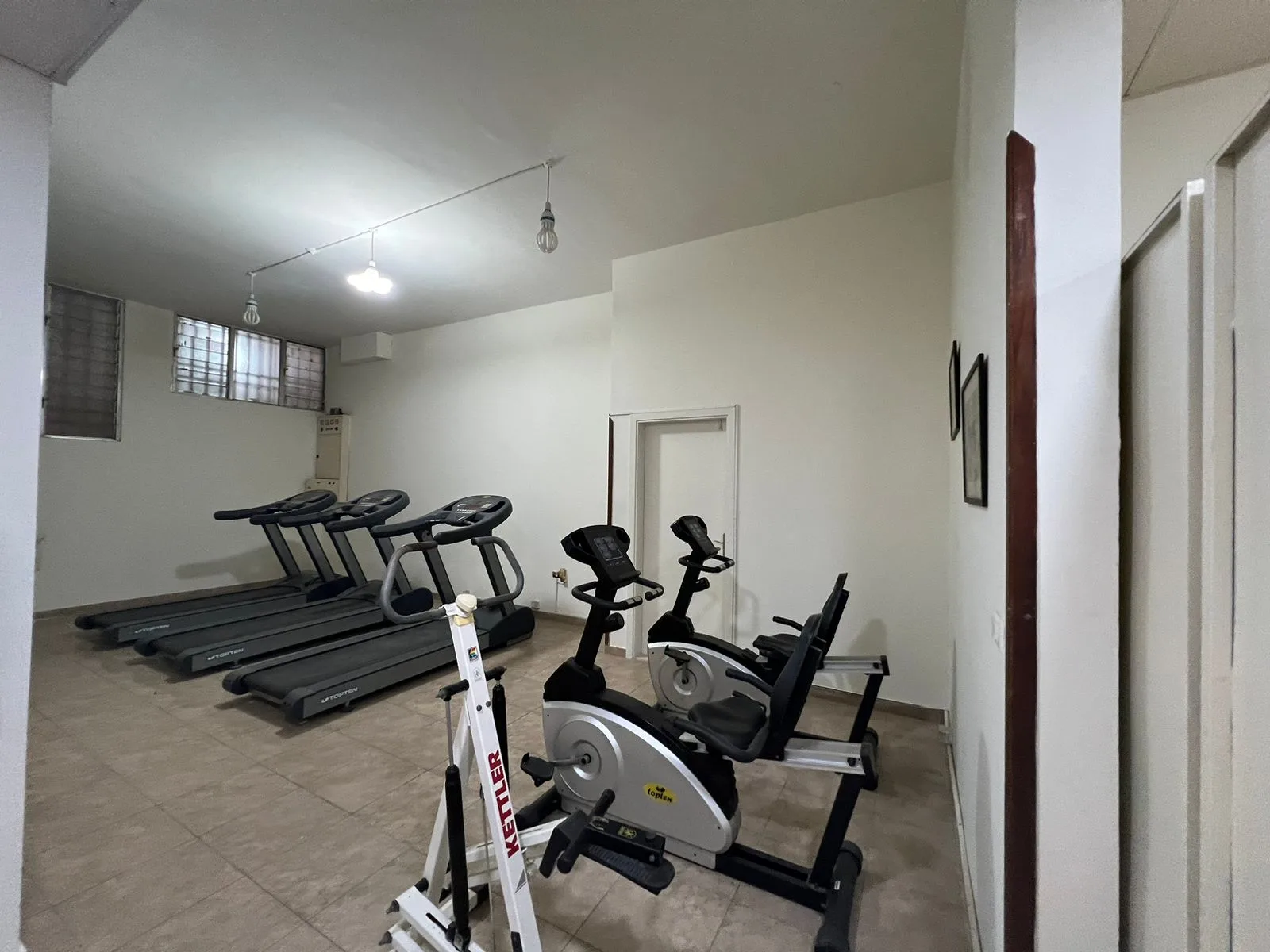 Commercial property for Rent in Achrafieh, Beirut, Lebanon — الصورة 3