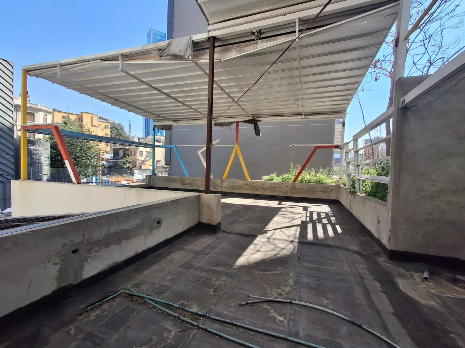 Restaurant for rent in Sodeco — الصورة 2