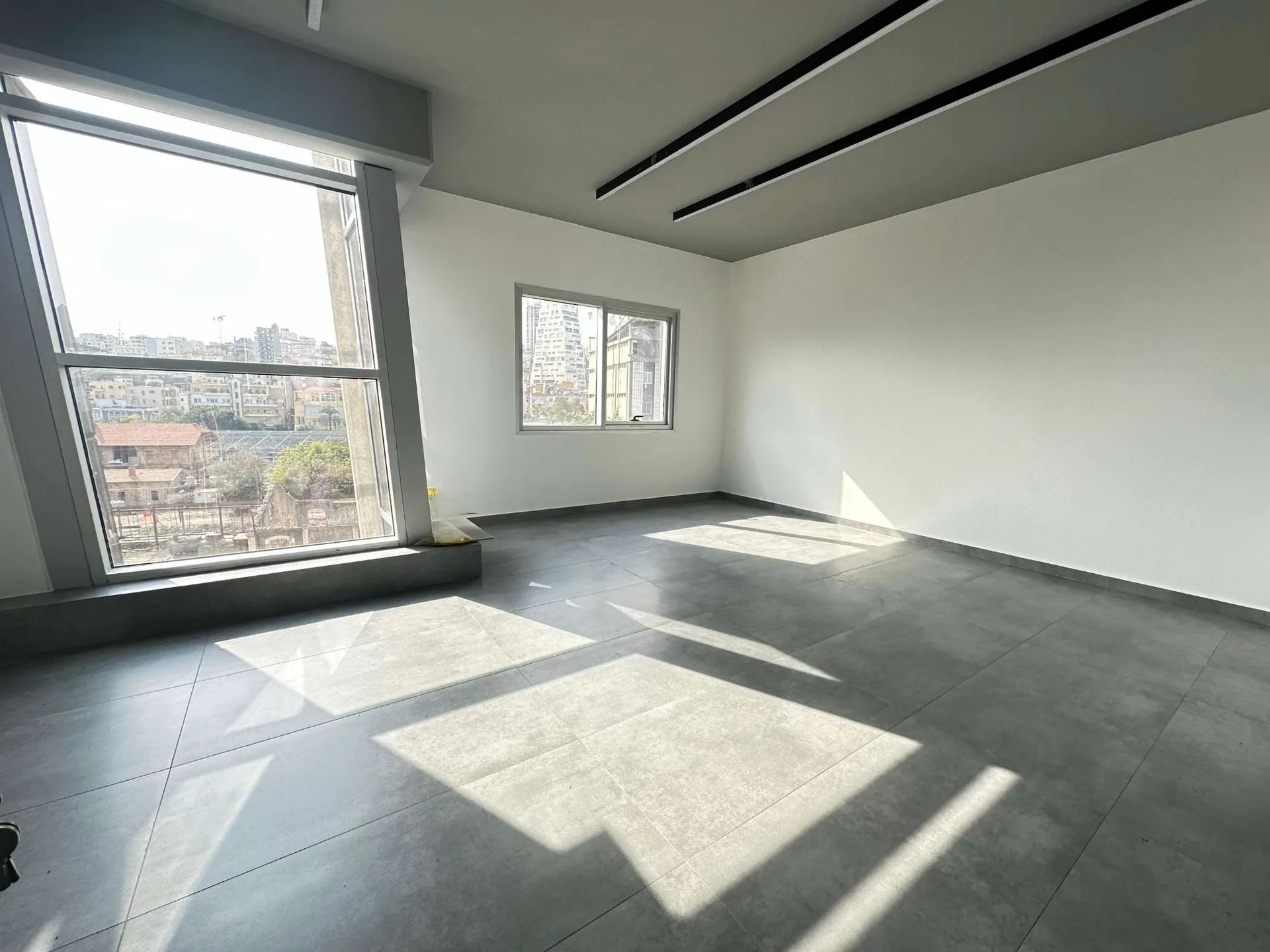 Office for Rent in Mdawar, Beirut, Lebanon — الصورة 2