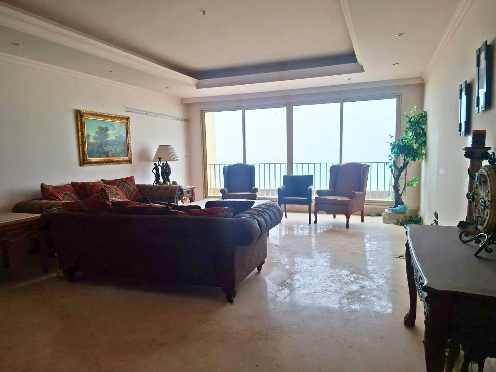Apartment for Rent in Ramleh Al Bayda, Beirut, Lebanon — الصورة 2