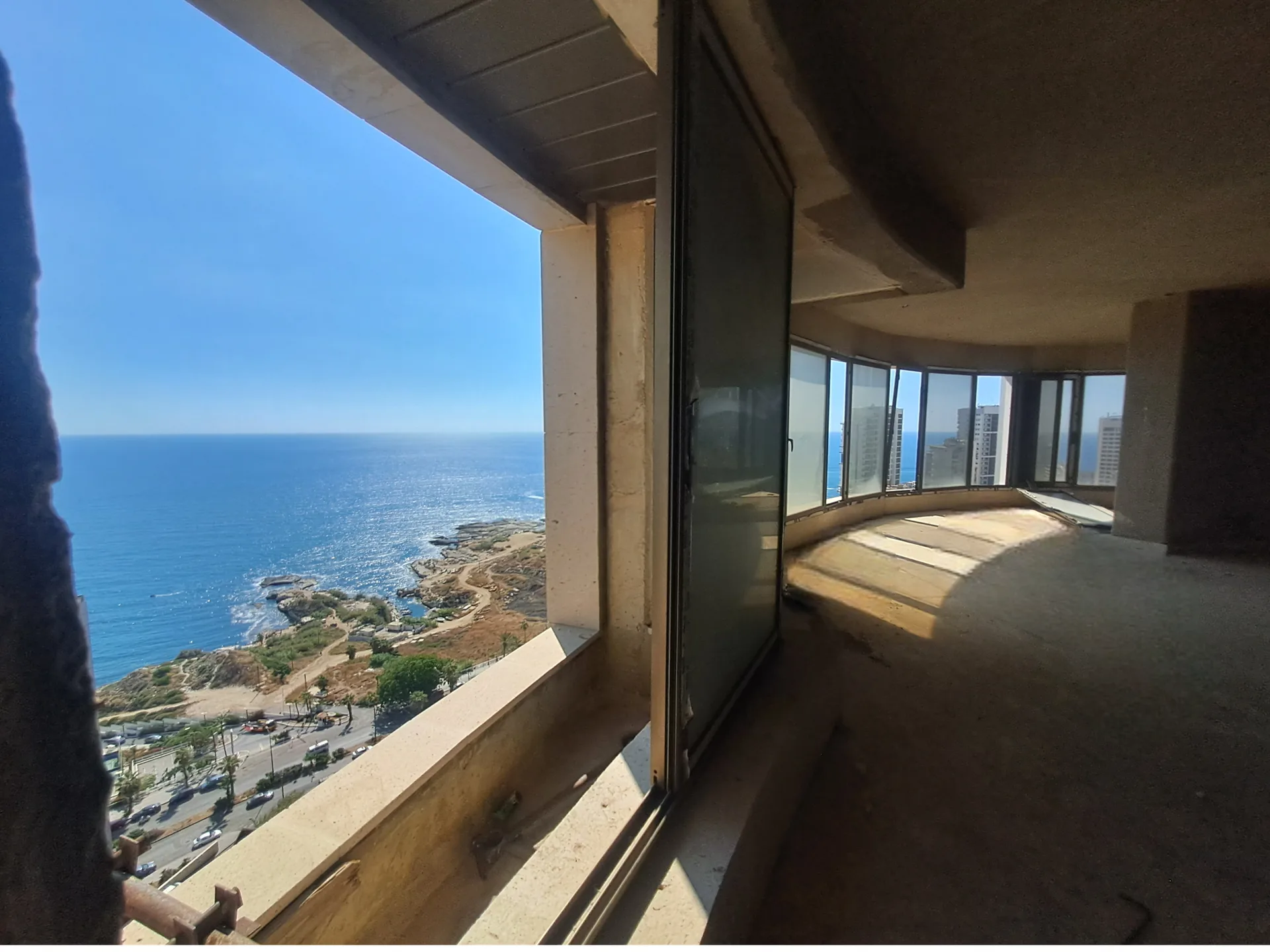 Apartment for Sale in Raoucheh — الصورة 2