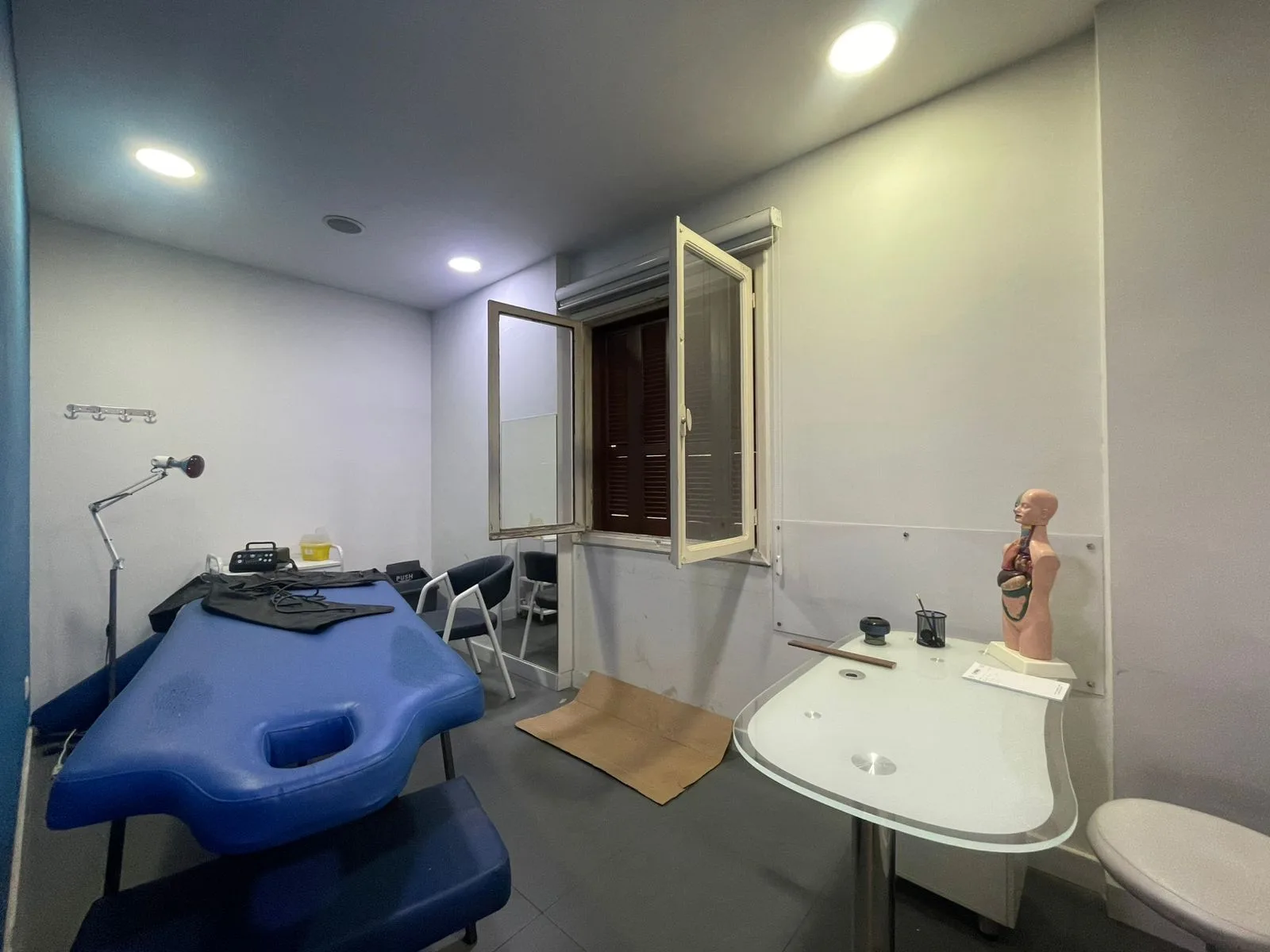Office for Rent in Saifi Village — الصورة 6