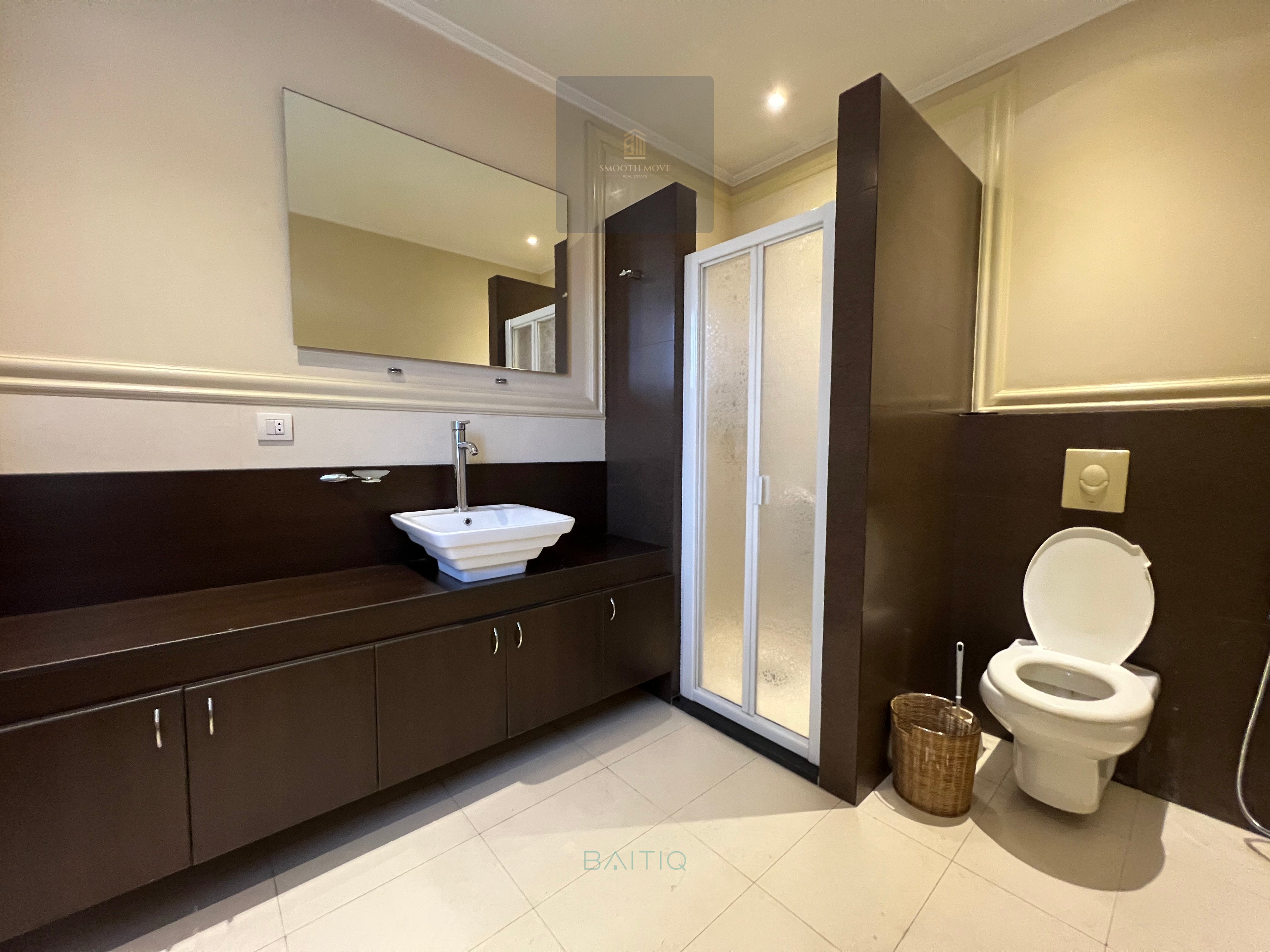 Spacious Classical Three Bedroom Apartment for sale in Saifi Village — الصورة 6