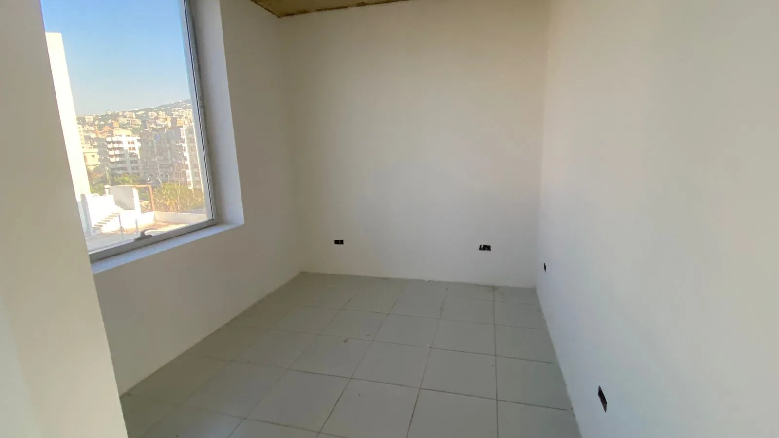 Office for rent in Antelias — الصورة 3