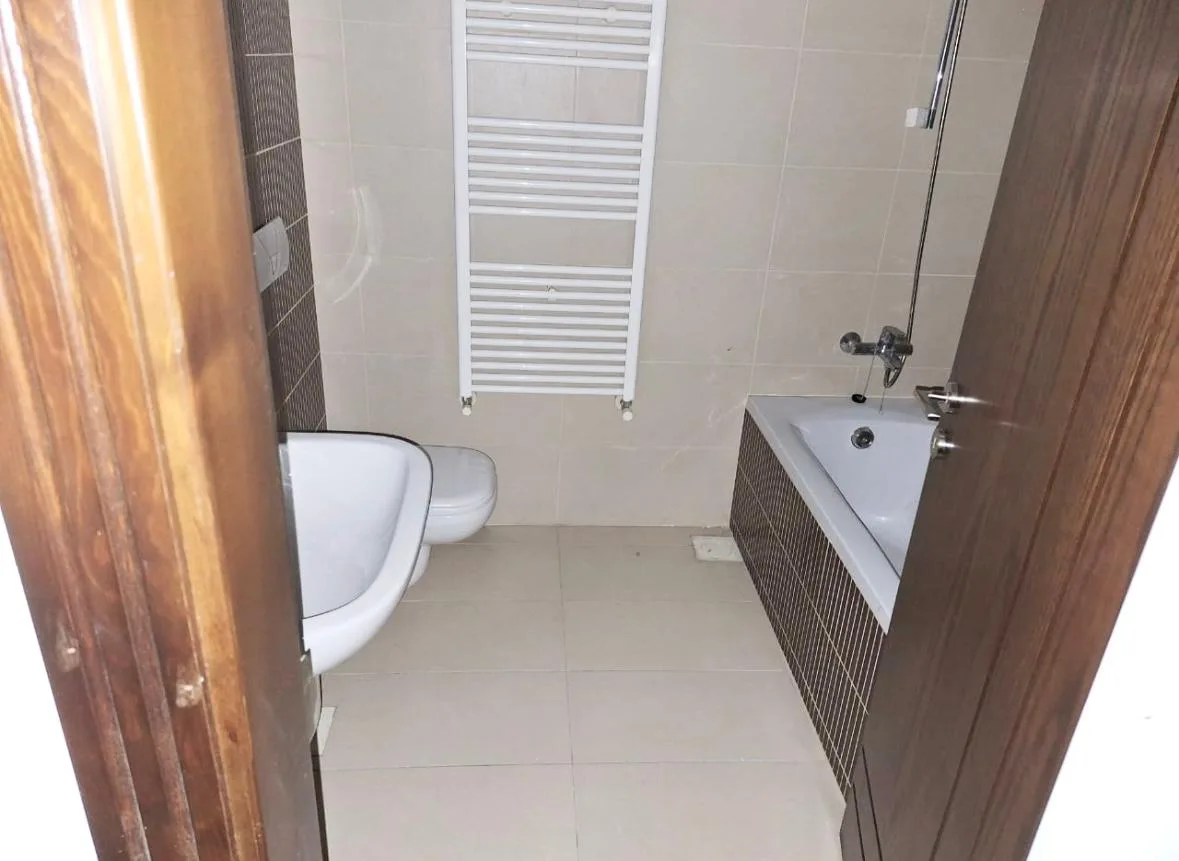 Apartment for Sale in Gemmayzeh — الصورة 6