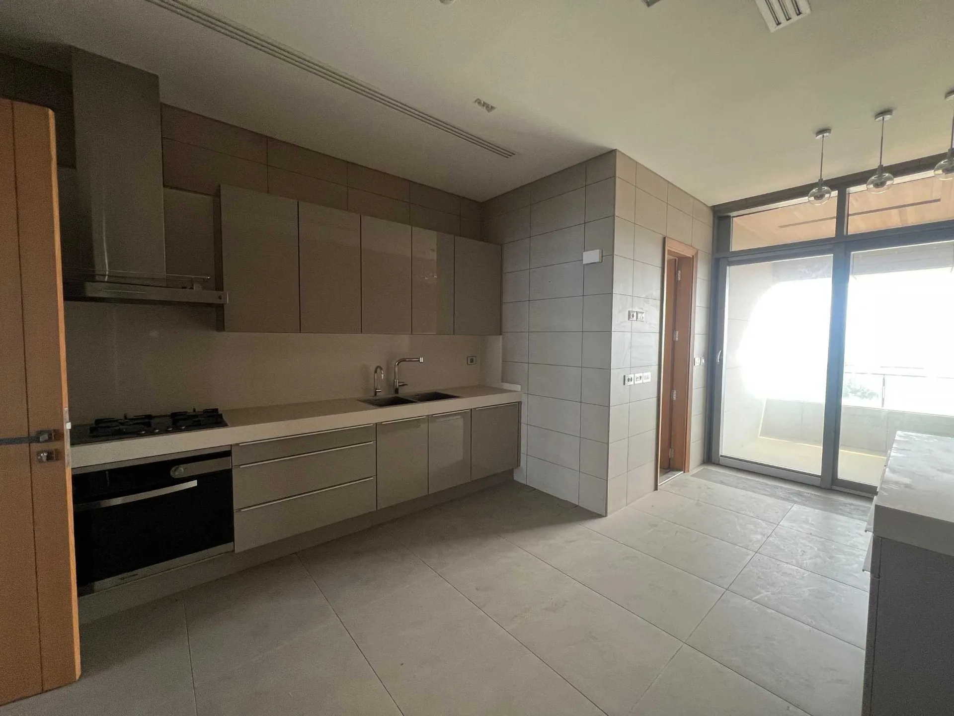 Apartment for Sale in Caree d'or, Achrafieh, Beirut, Lebanon — الصورة 9
