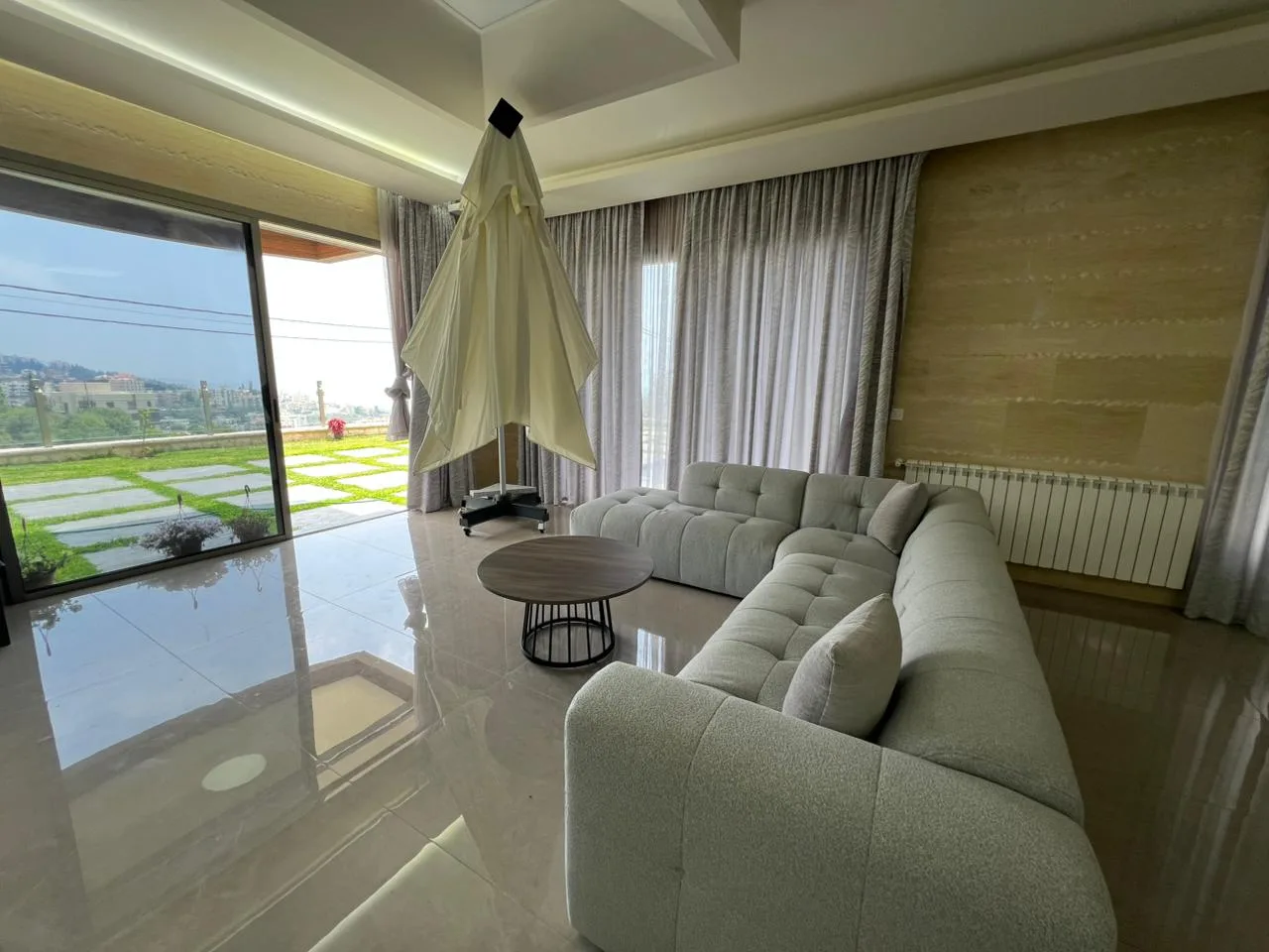 Villa for Sale in Blat
