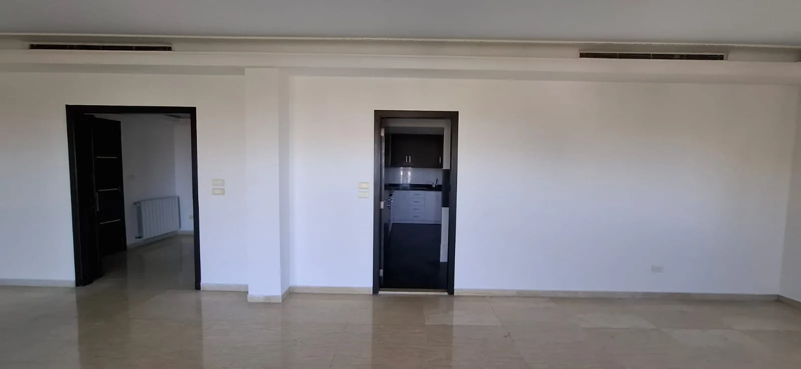 Apartment for Sale in Qornet El Hamra, Lebanon — الصورة 8