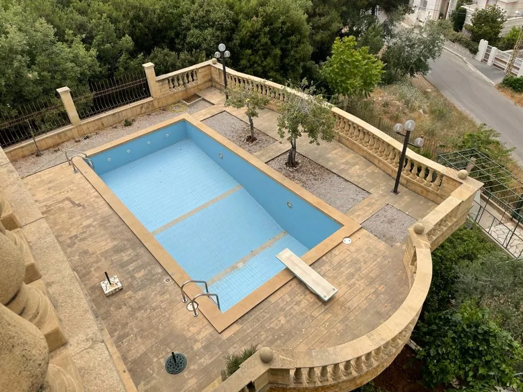 Villa for Sale in Qornet El Hamra, Lebanon — الصورة 2