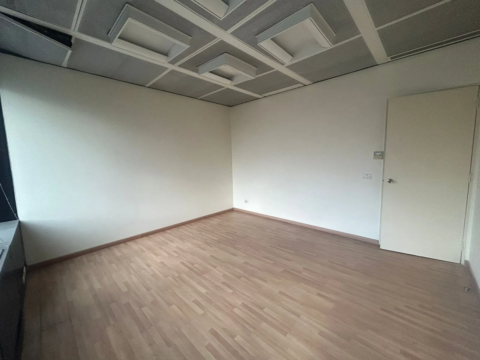 Office for rent in Hamra, Beirut, Lebanon — الصورة 2