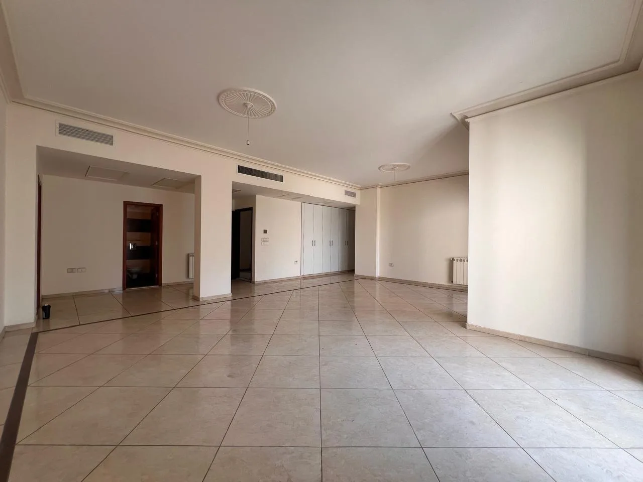 Apartment for Sale in Sioufi — الصورة 5