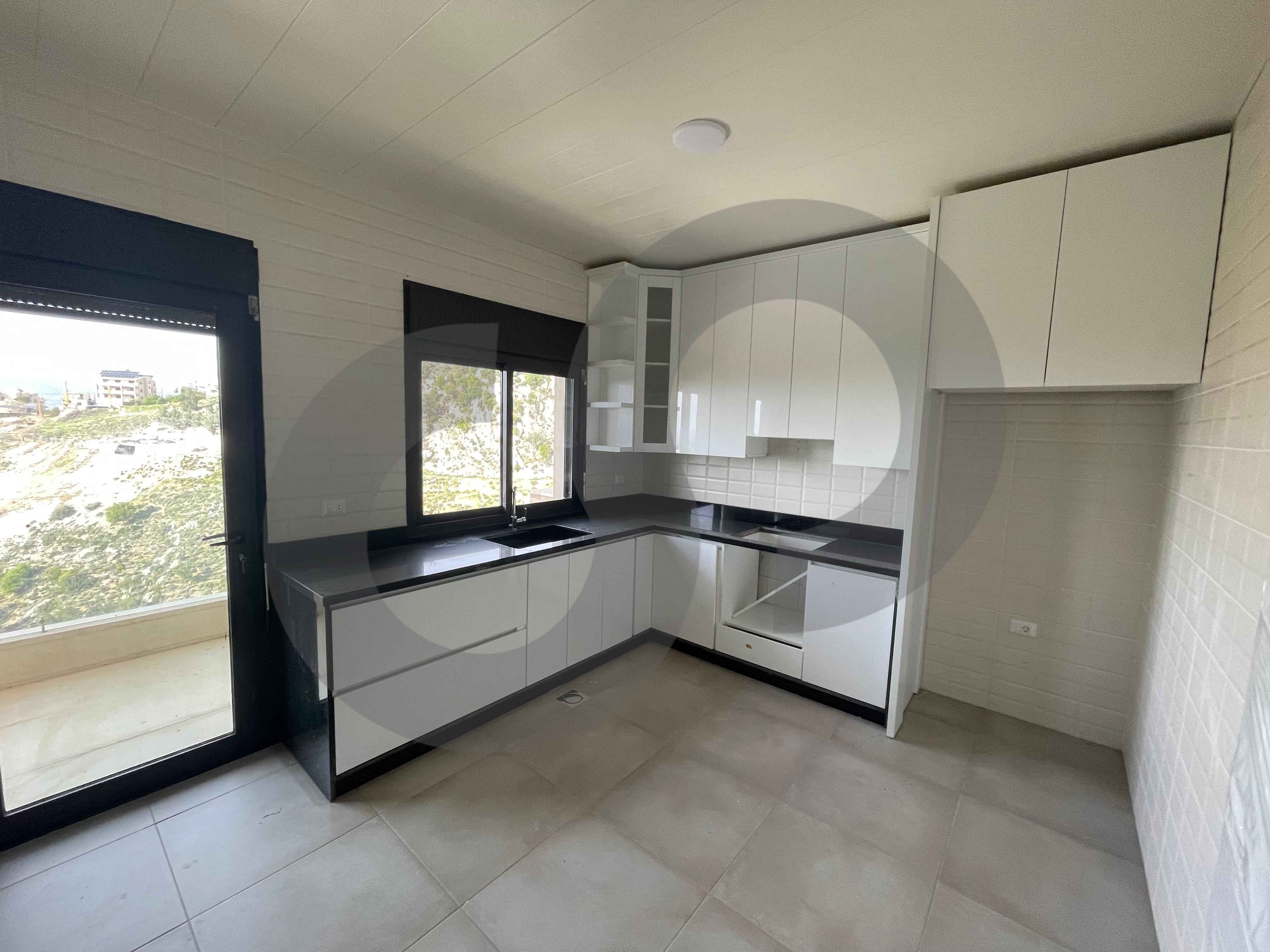 COVERED Parking/elevator/storage room/IaaL-zgharta — الصورة 3