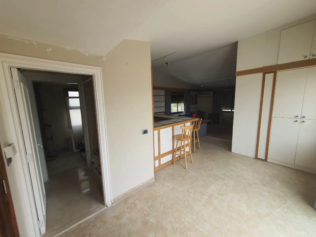 Apartment for Sale in Mansourieh, Lebanon — الصورة 3