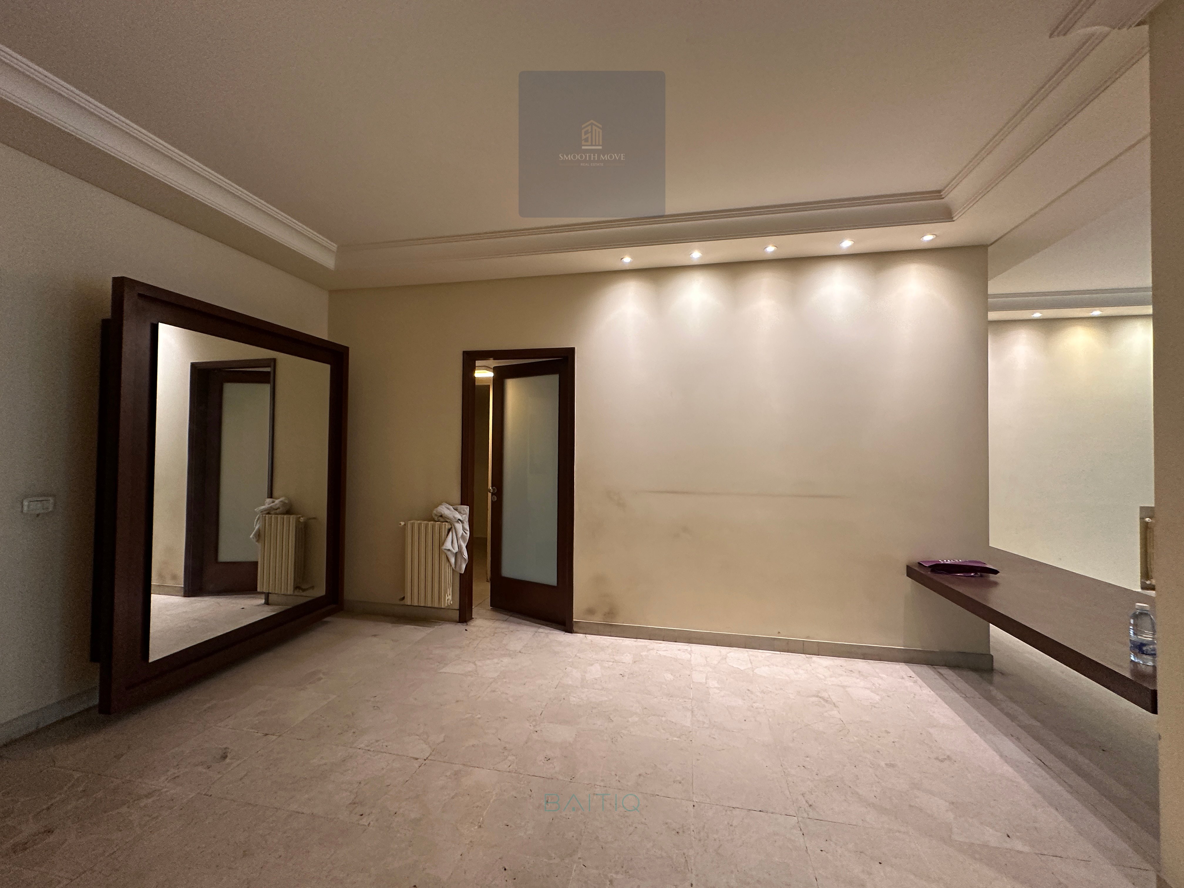 Catch Price Spacious Apartment for Sale on Carré D'Or Achrafieh, Beirut — الصورة 4