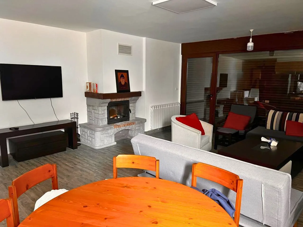 Chalet for rent in Kfardebian, Lebanon — الصورة 4