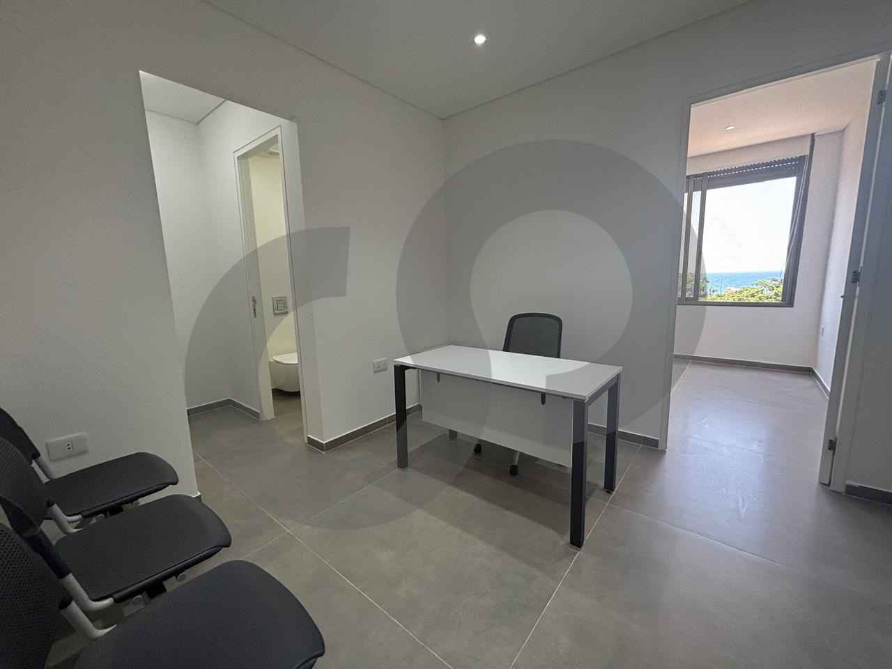 Modern Office for Rent/fully furnished/Batroun souks / Fully installed — الصورة 2