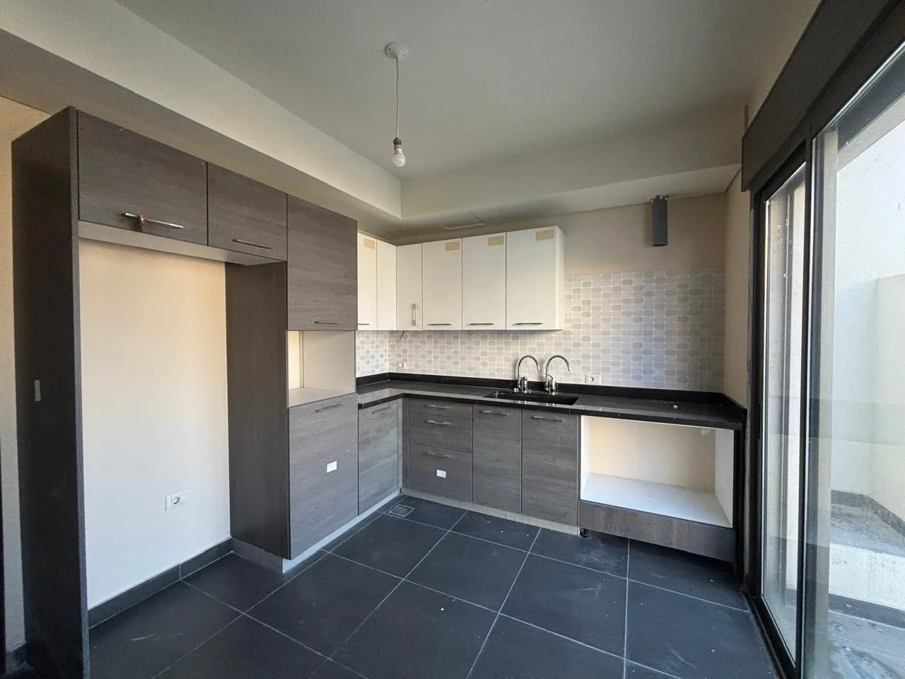 Apartment for Sale in Gemmayzeh — الصورة 3