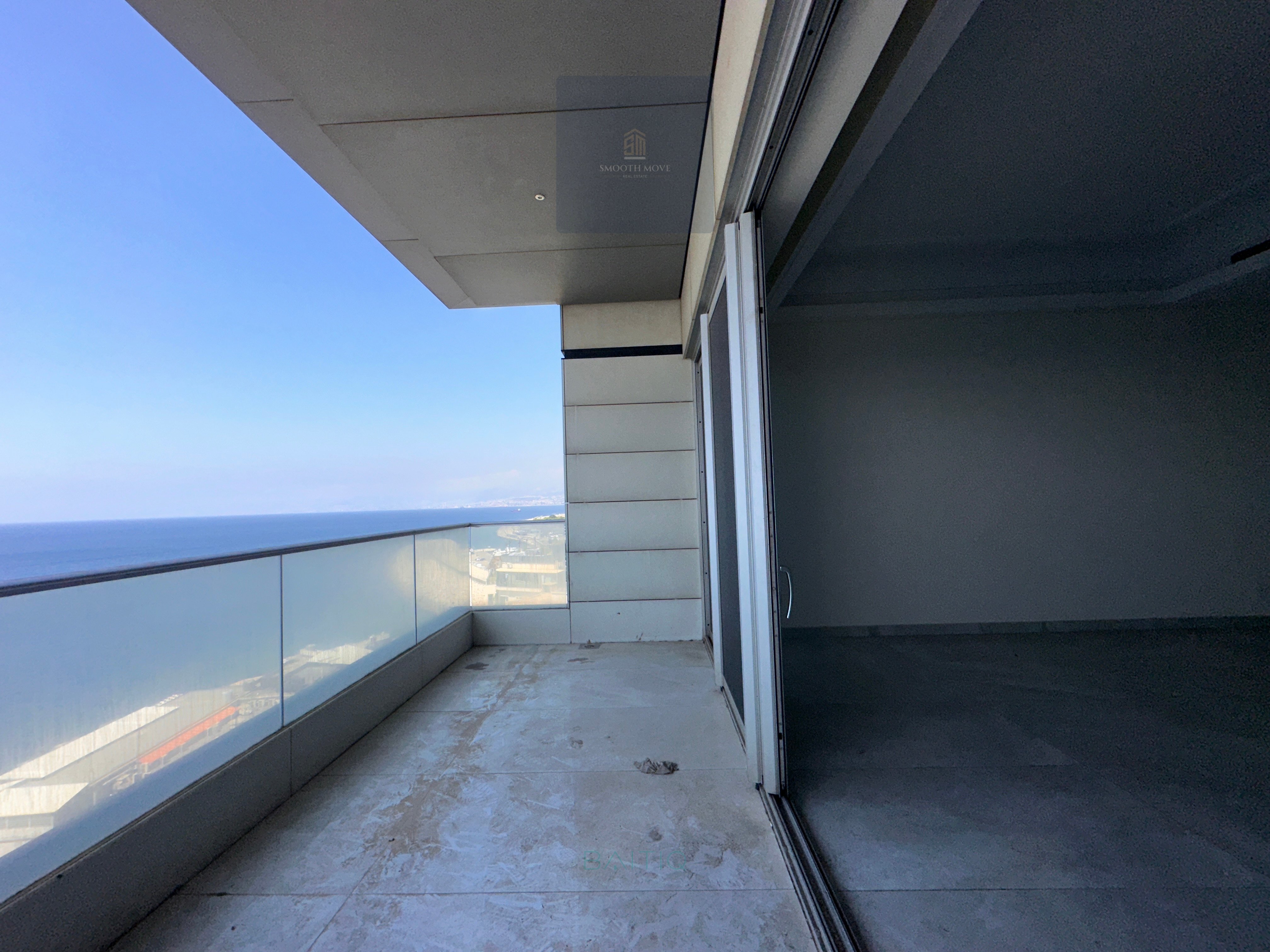Lovely Sea View Penthouse for Sale in La Citadella Ain Mraiseh, Beirut — الصورة 4