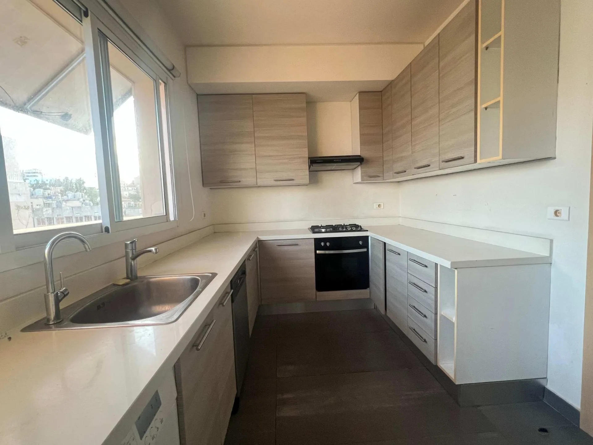 Duplex for Sale in Mar Mikhael, Bayrut, Lebanon — الصورة 5