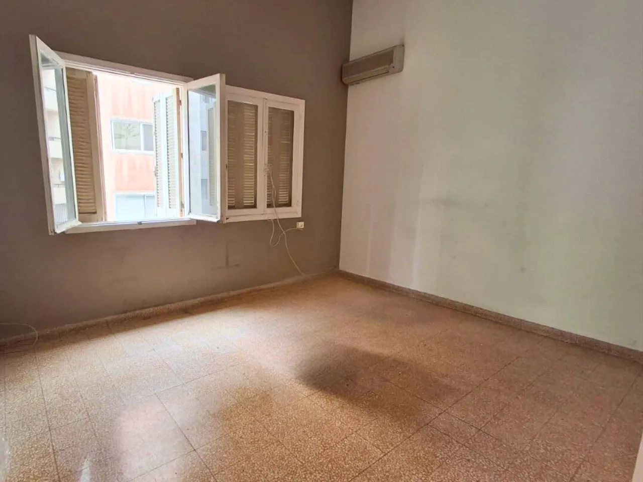 Office for rent in Syoufi, Beirut, Lebanon — الصورة 5