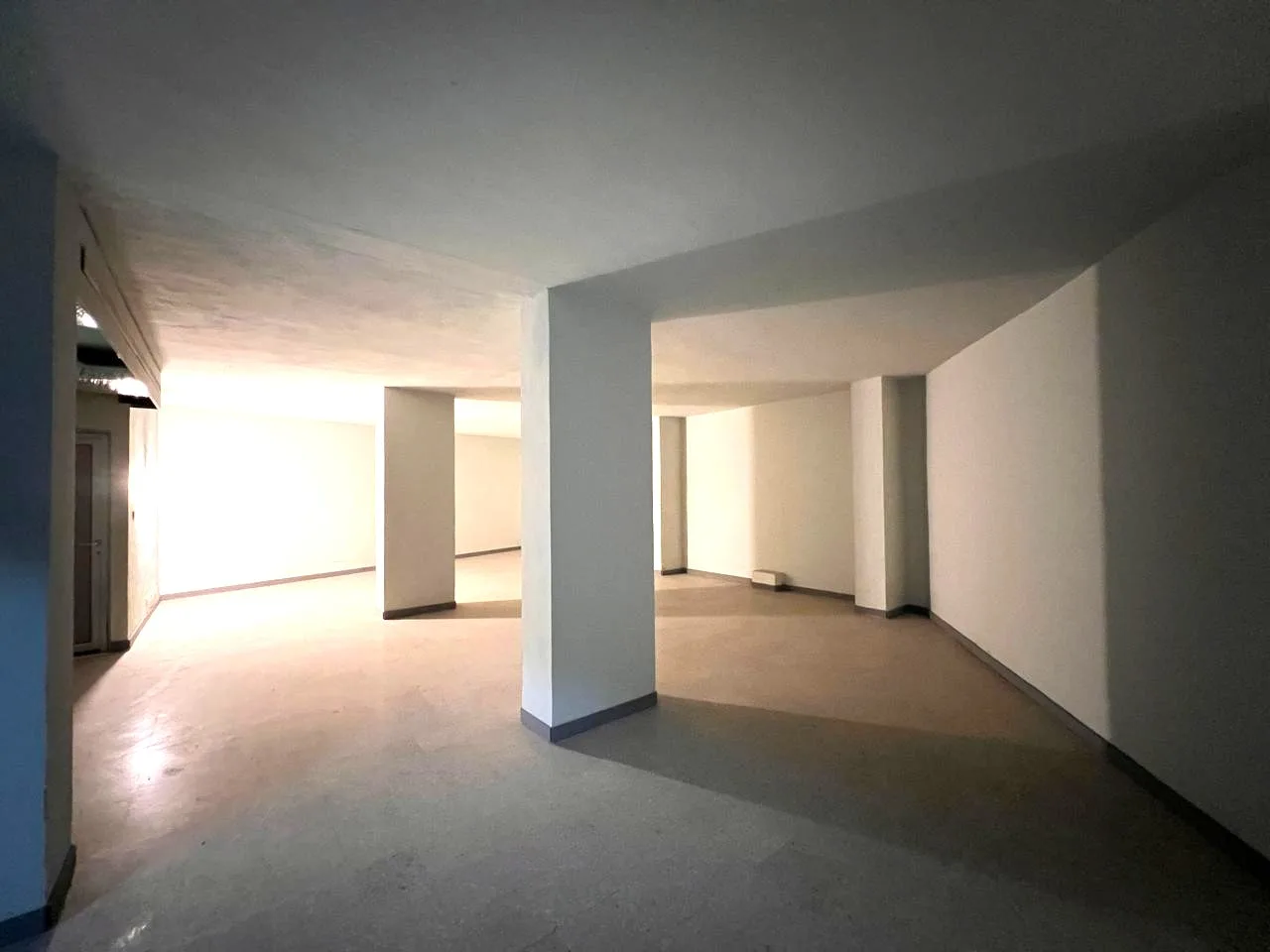 Warehouse for rent in Gemmayzeh — الصورة 4