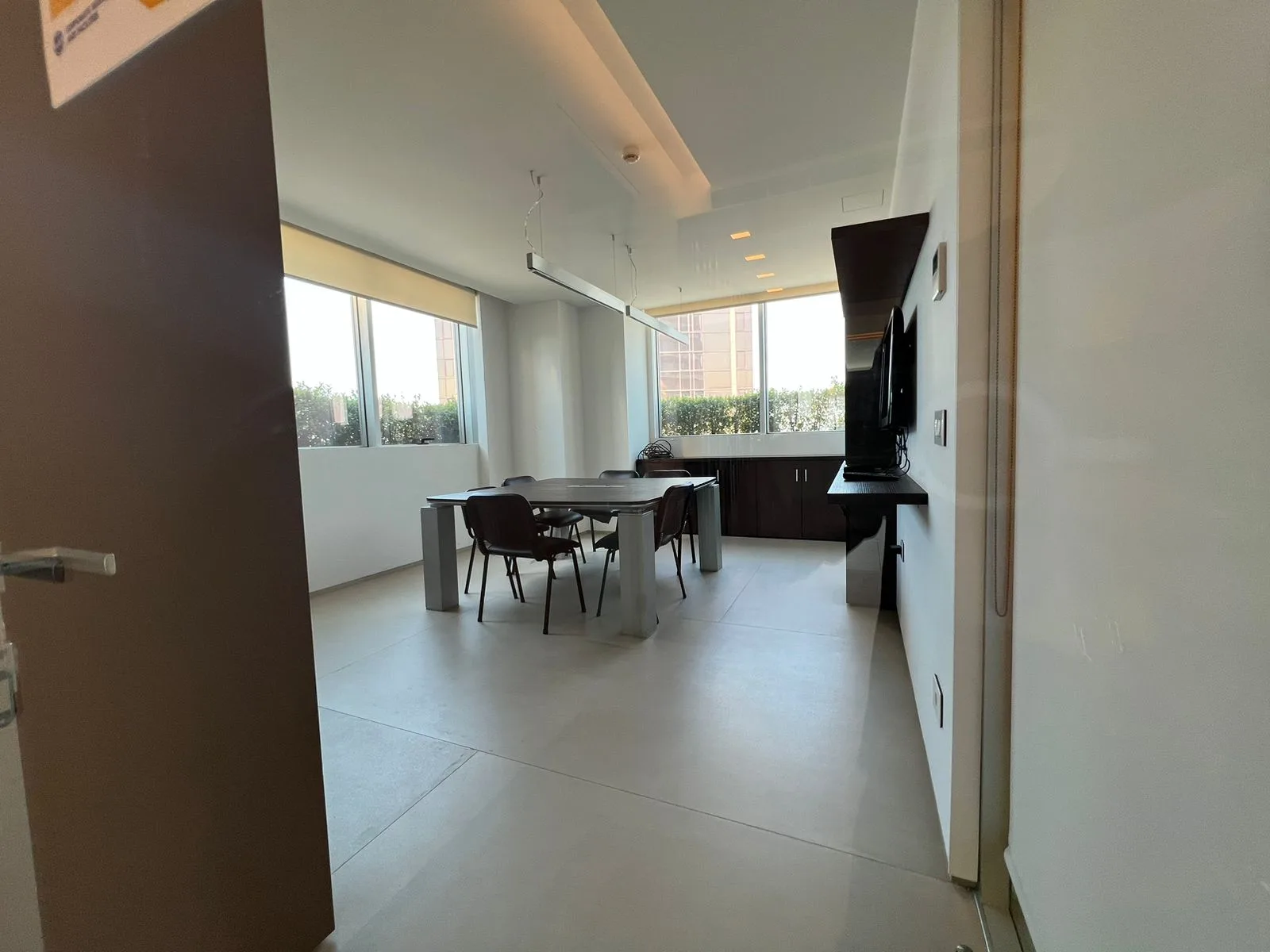 Office for rent in Dekwaneh — الصورة 3