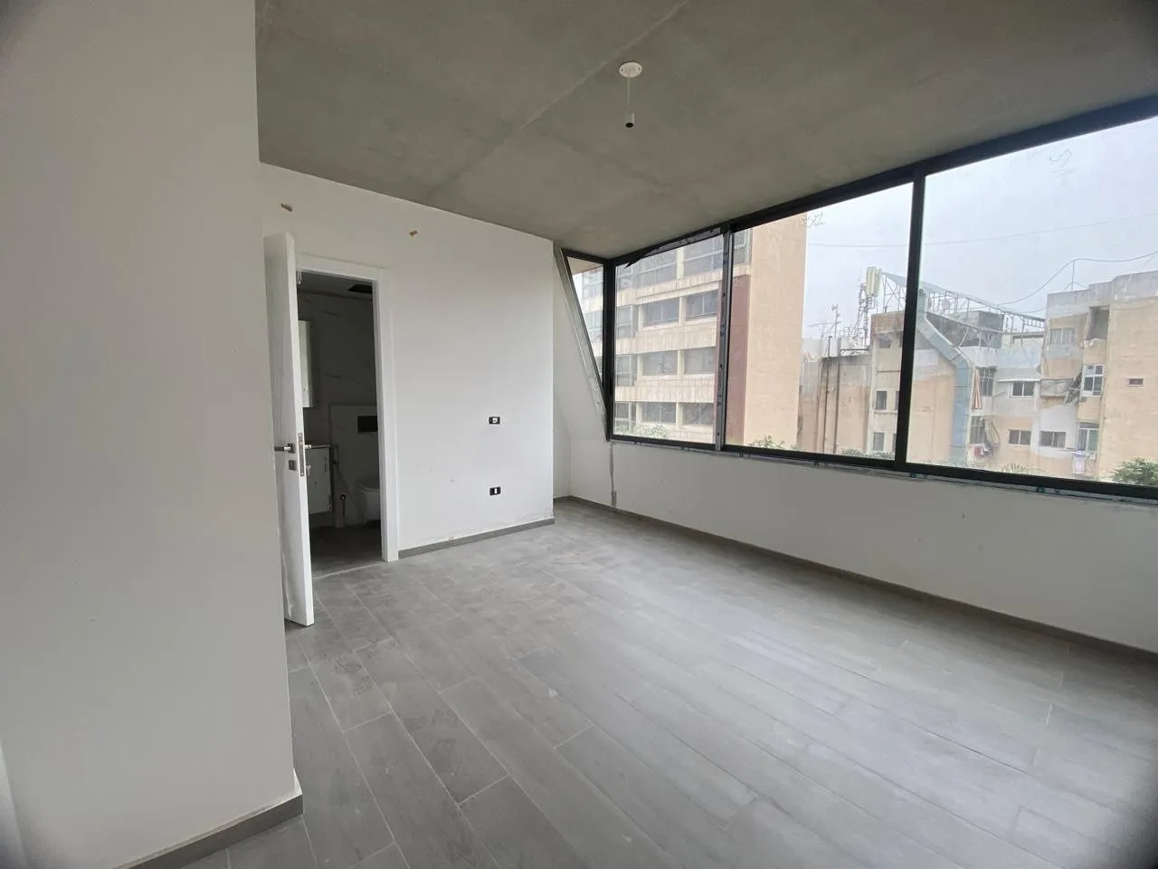 Apartment for Sale in Spears, Beirut, Lebanon — photo 4