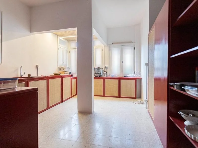 Apartment for Rent in Mar Mikhael, Bayrut, Lebanon — الصورة 3
