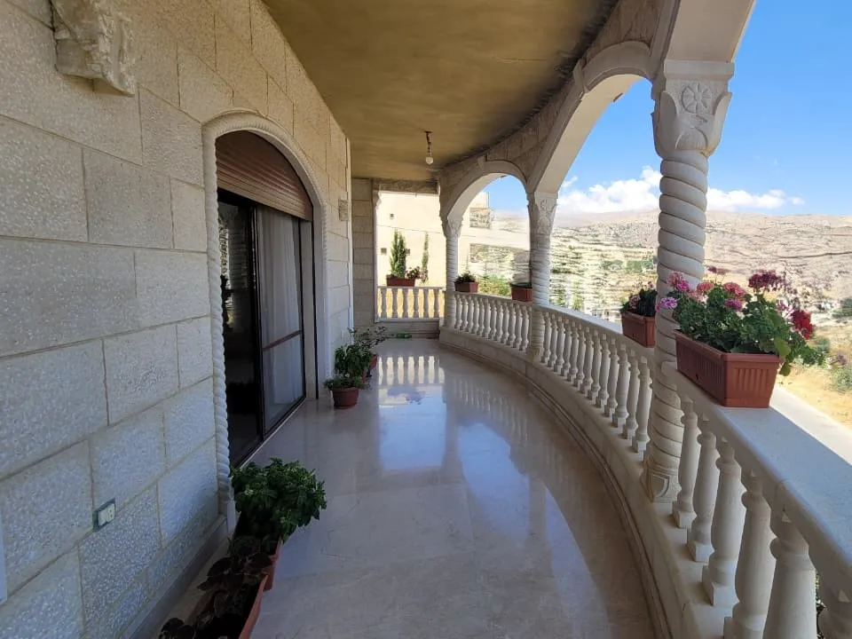 Building for Sale in Zahlé — الصورة 7