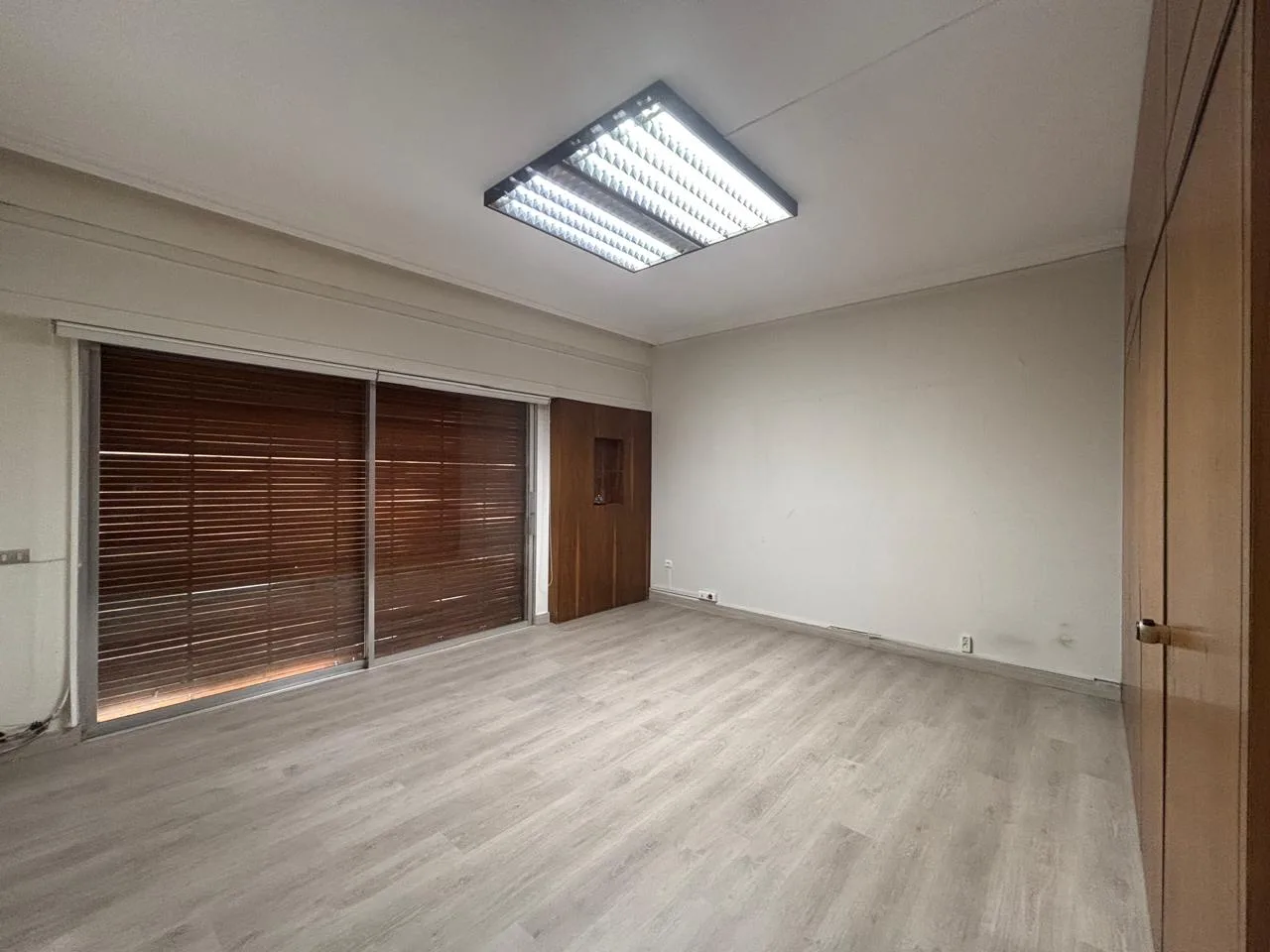 Office for rent in Badaro — الصورة 4