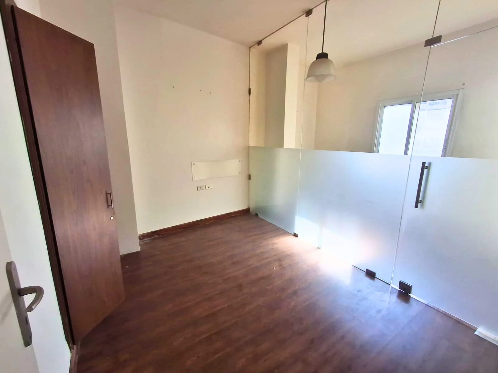 Office for Rent in Caree d'or, Achrafieh, Beirut, Lebanon — الصورة 1