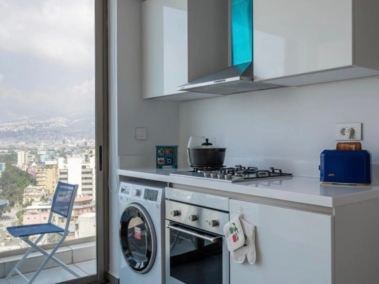 Apartment for Sale in Mar Mikhael, Beirut, Lebanon — الصورة 7