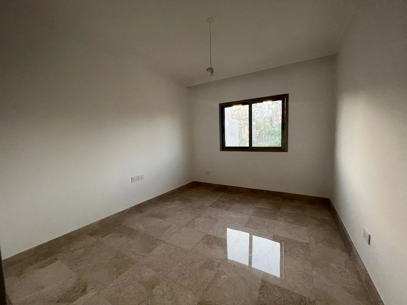Apartment for Sale in Mar Mikhael, Bayrut, Lebanon — الصورة 6