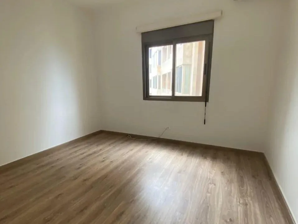 Apartment for Sale in Zouk Mikael — الصورة 6