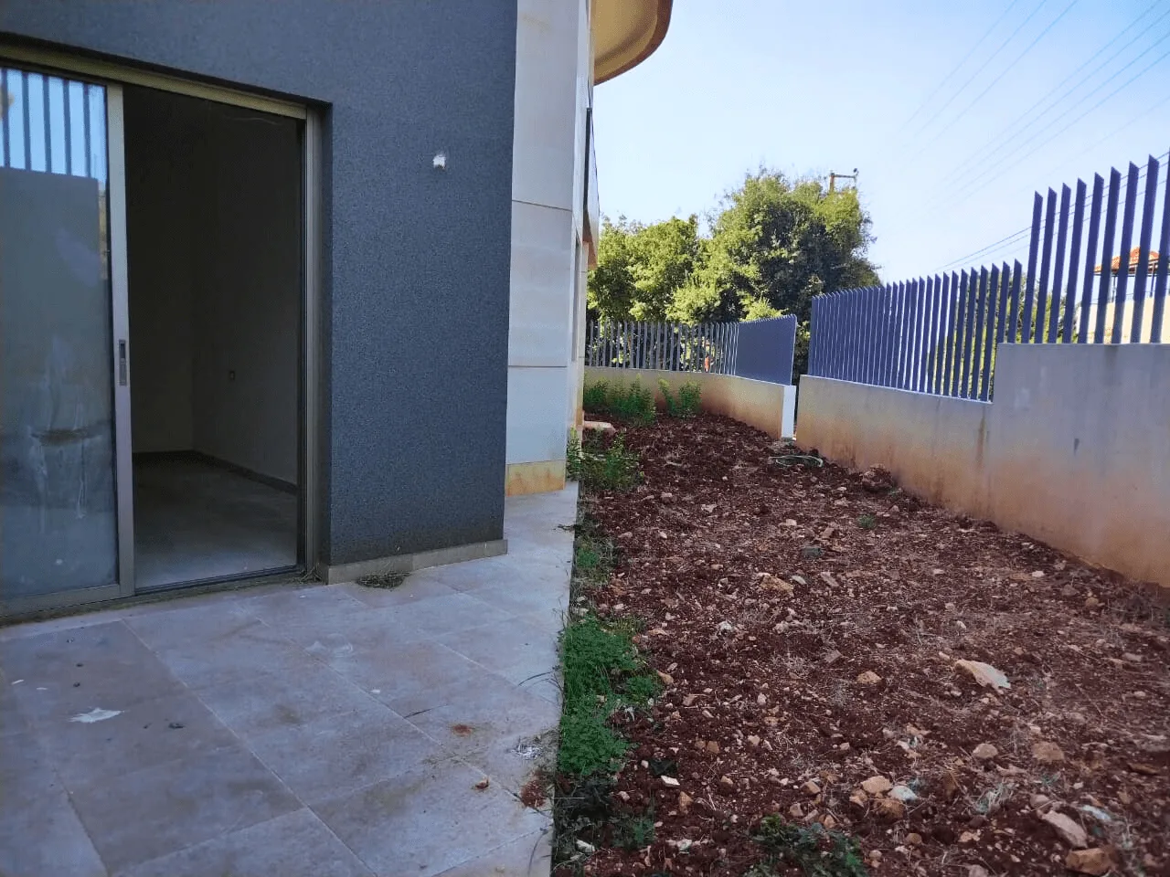 Apartment for Sale in Ballouneh, Lebanon — الصورة 5
