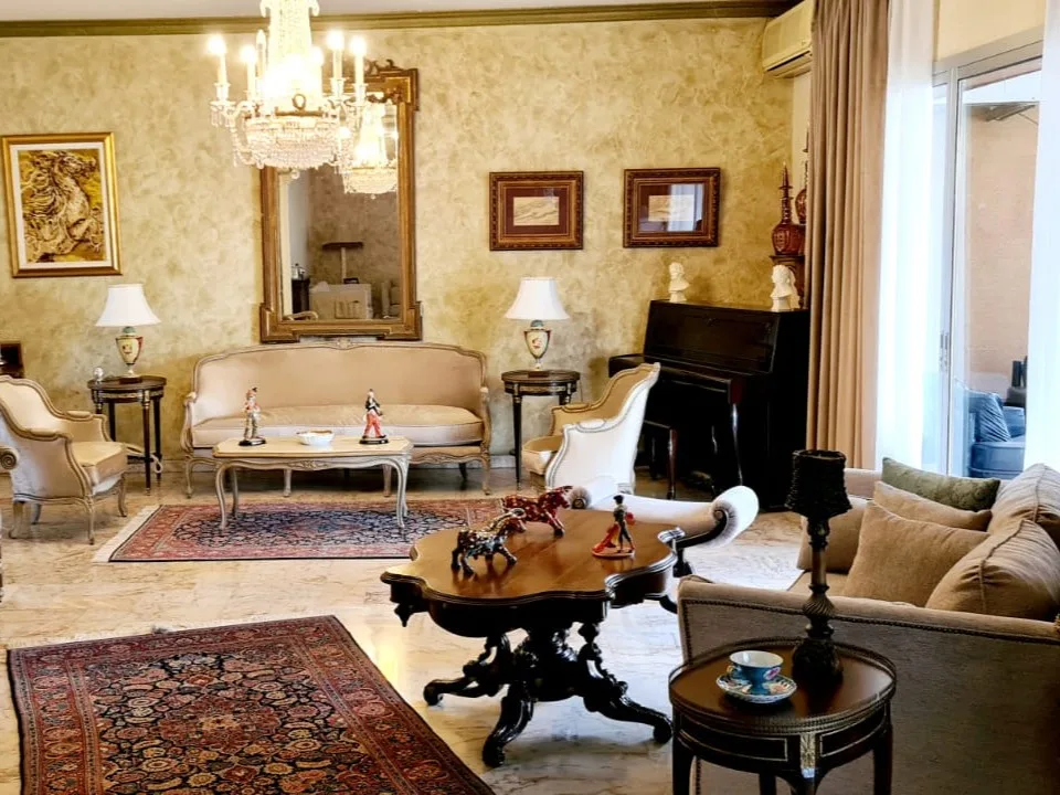 Apartment for Sale in Caree d'or,  Achrafieh, Beirut, Lebanon — الصورة 2